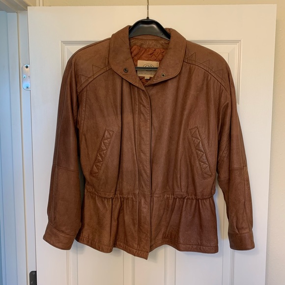 Vintage ladies distressed brown leather jacket. - Picture 1 of 5